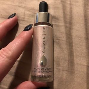 Cover FX glitter drops. The prefect last touch.